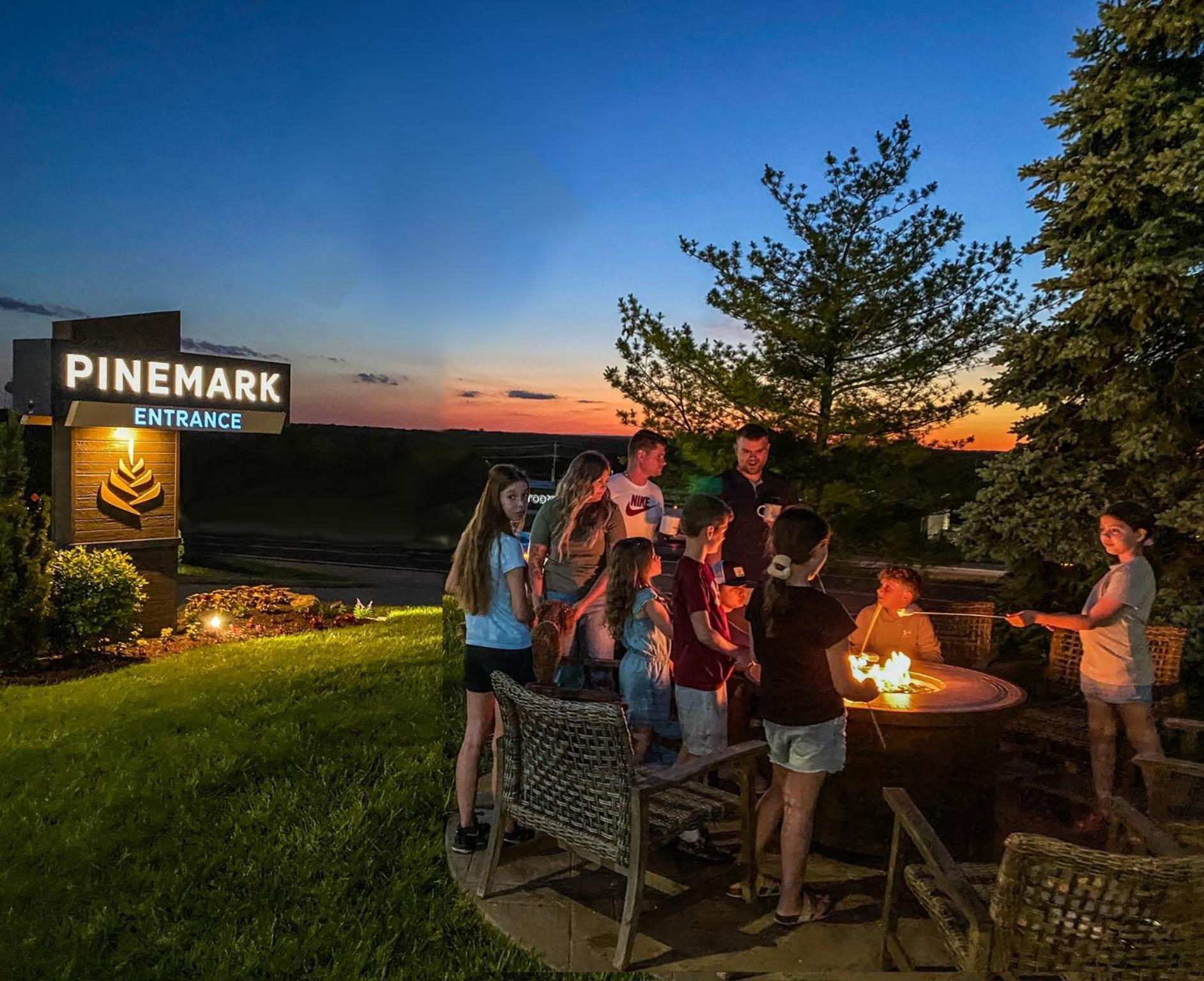 Pinemark Inn Suites Events Saint Clair Exterior foto